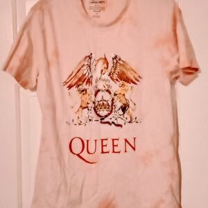 Que Pastel Graphic Tee